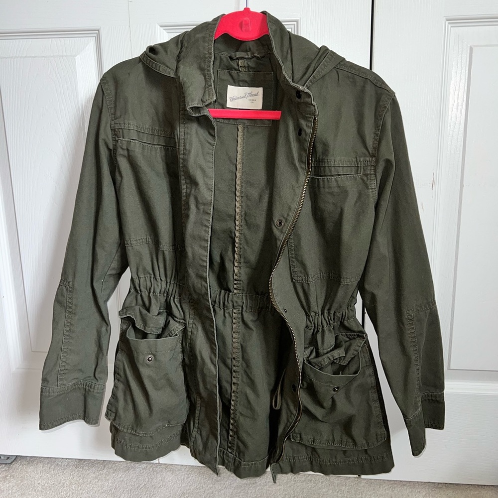Green Jacket Universal Thread / Target - image 1